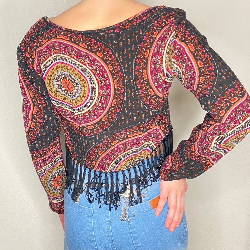 ‼️SOLD‼️GYPSY LOVE BOHO FRINGE PRINTED CROP TOP - Picture 2 of 6